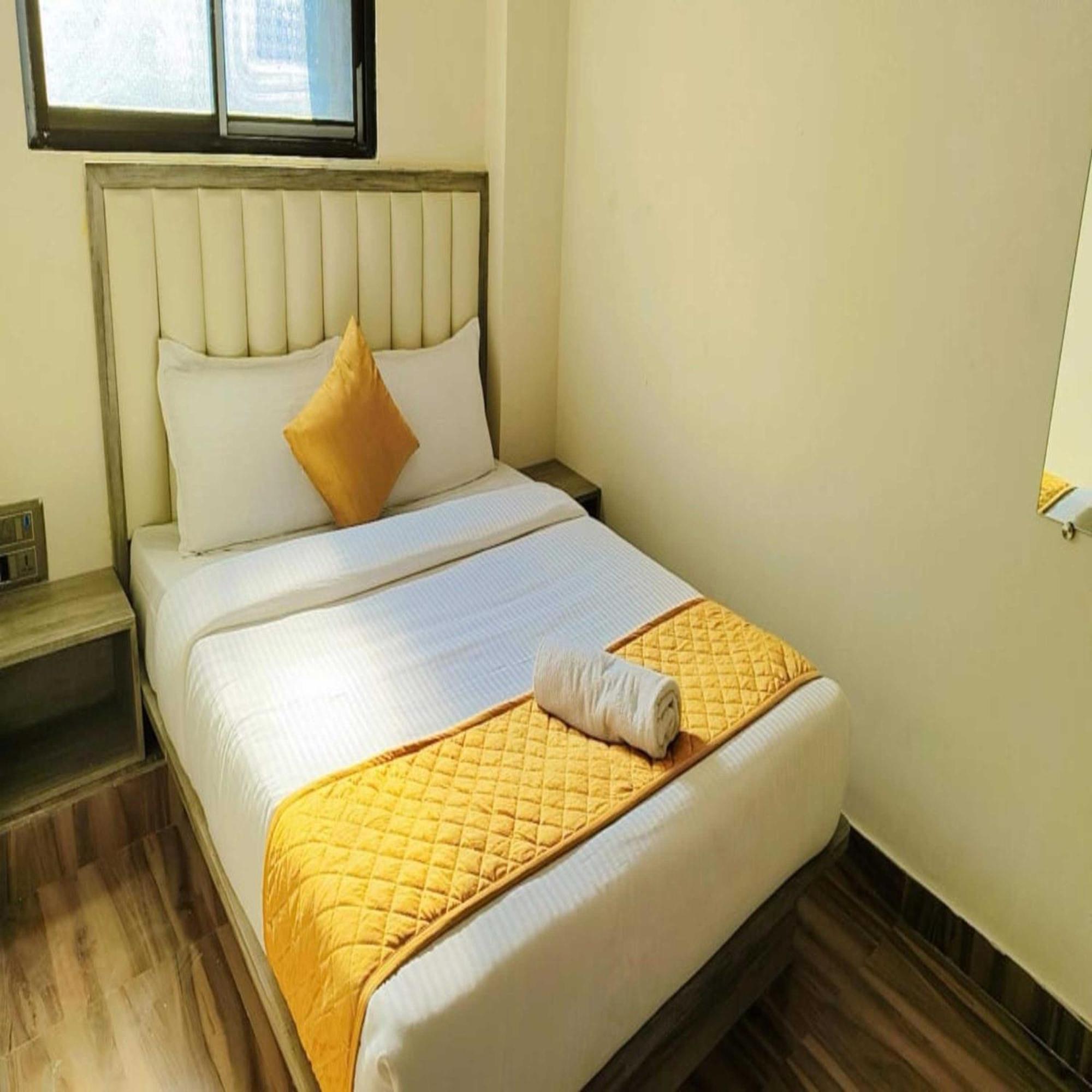 Hotel Pride Suites - Kurla West Мумбаи Экстерьер фото