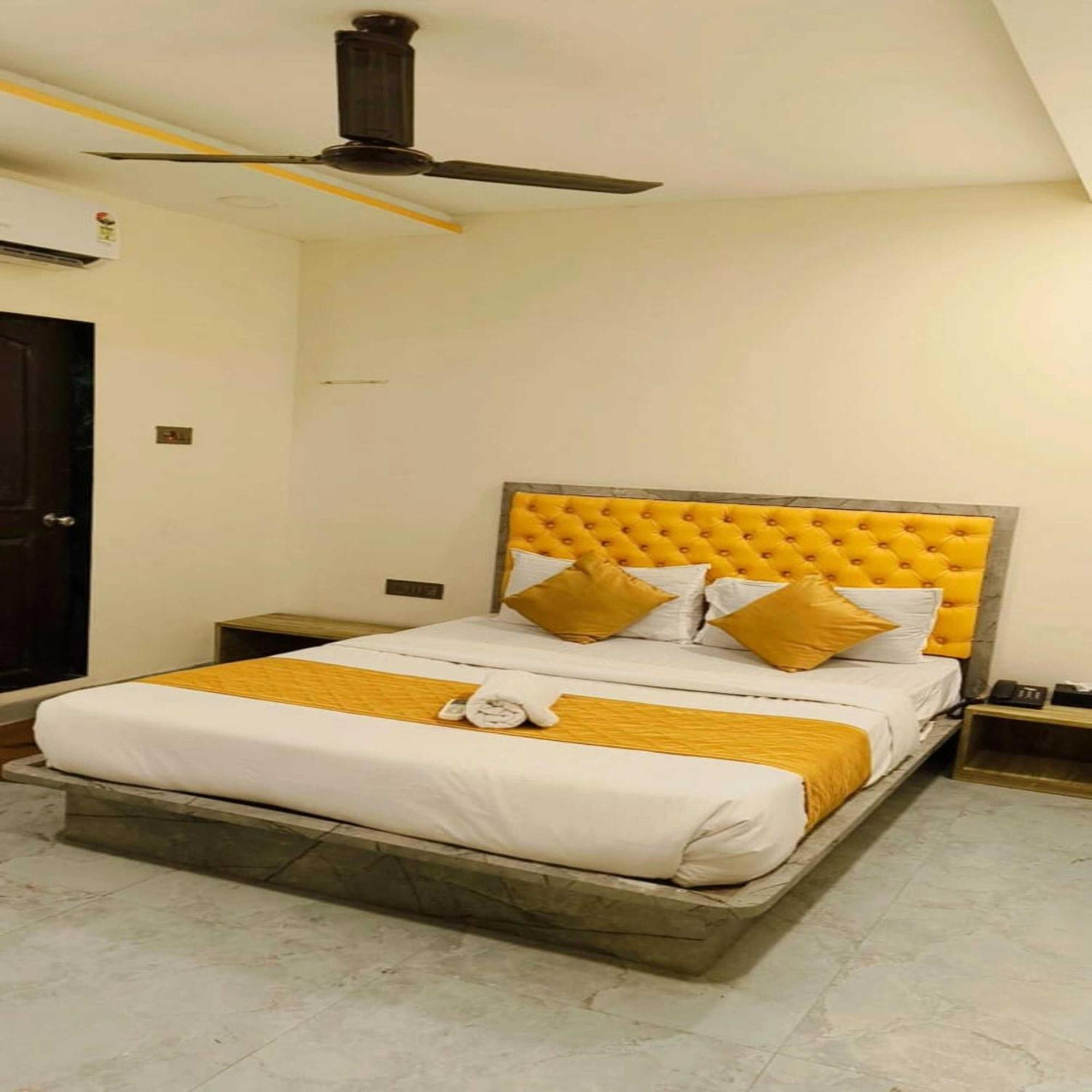 Hotel Pride Suites - Kurla West Мумбаи Экстерьер фото