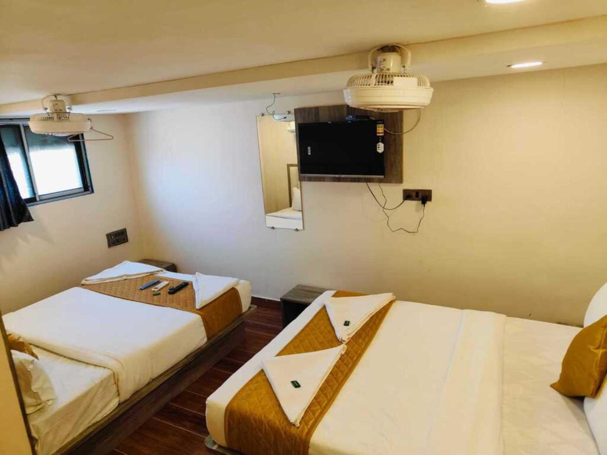 Hotel Pride Suites - Kurla West Мумбаи Экстерьер фото