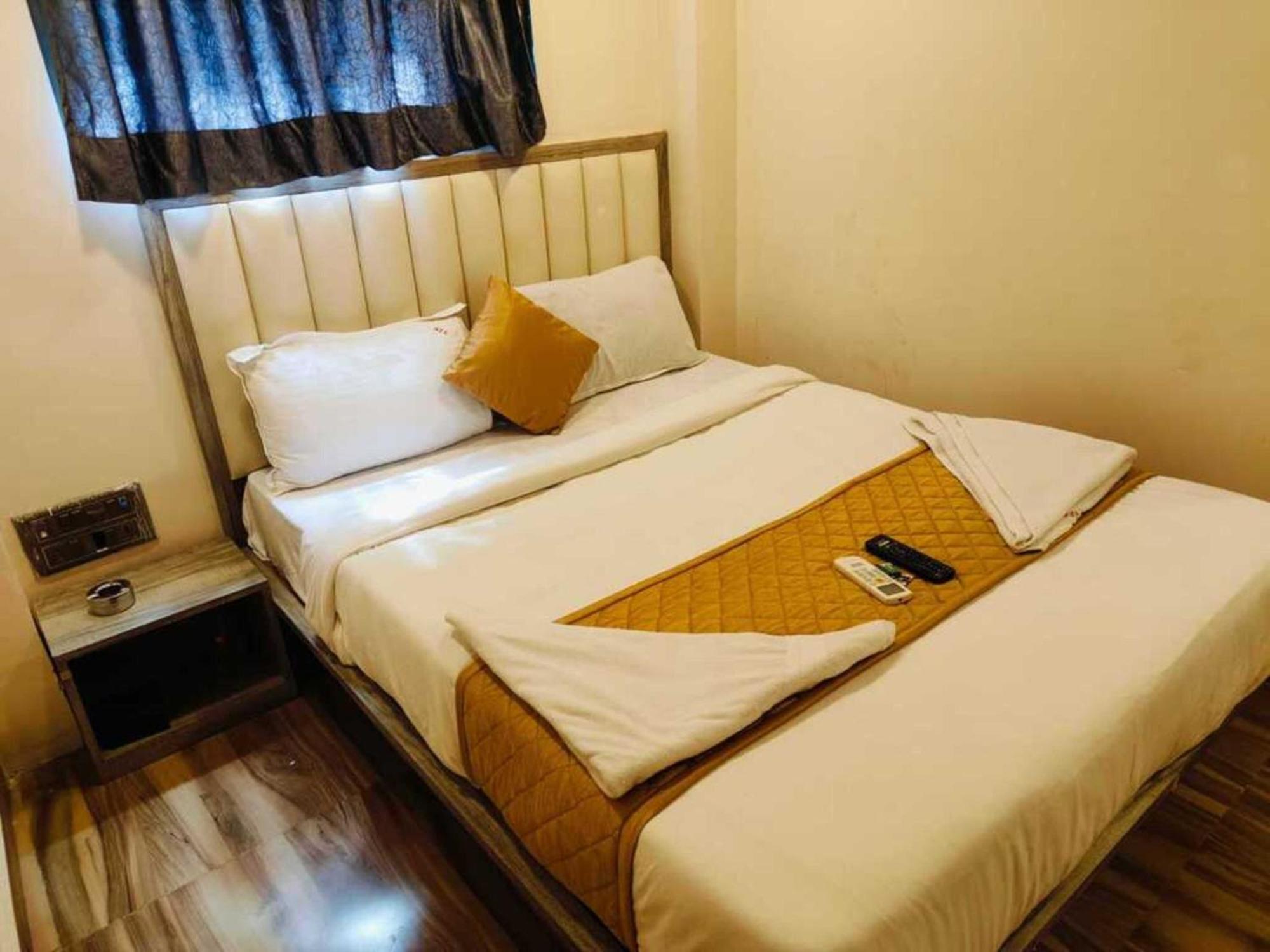 Hotel Pride Suites - Kurla West Мумбаи Экстерьер фото